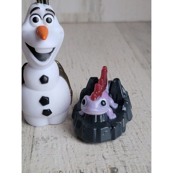 Elsa toddler sven Olaf variety playset salamander toy figure - Picture 4 of 6